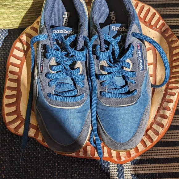 Blue Reebok Classic - Picture 3 of 5